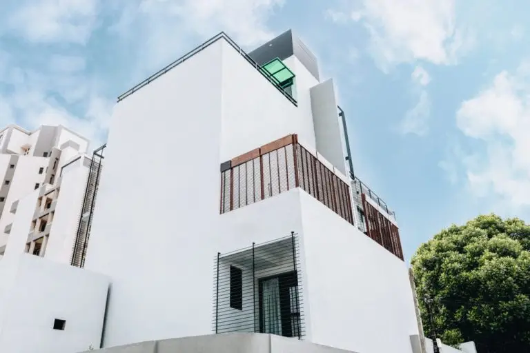 421a2695 1024x683